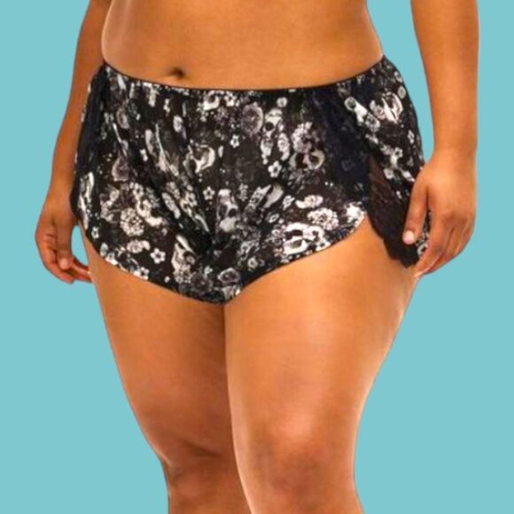 TORRIDS NEW Black Tank With Lacy SKULL Black & White Sexy Sleep Set Shorts. - Picture 11 of 16